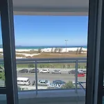 Mandai - Praia Do Forte - Pé Na Areia